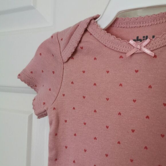 5/$10 child of mine by carters short sleeve onesie size 3-6 m - Picture 3 of 4